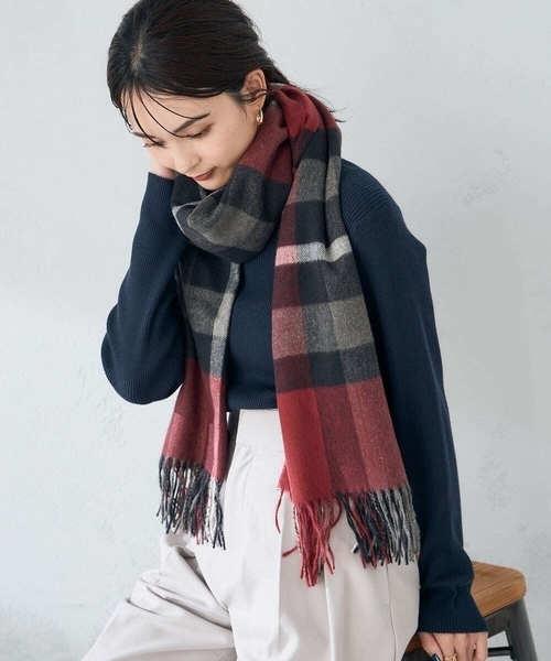 a.v.v（アーヴェヴェ）の「チェック柄シアバターストール（マフラー・レディース・レッド/ライトグレー/ネイビー・38）」の16枚目の写真