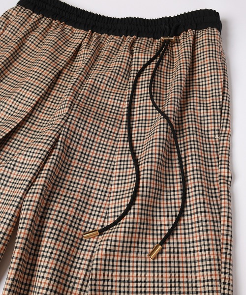 CULLNI（クルニ）の「CULLNI for DAKS LONDON Tuck Drawstring Wide Pants（スラックス・メンズ・ブラック/ネイビー/チェック・0/1/2）」の15枚目の写真