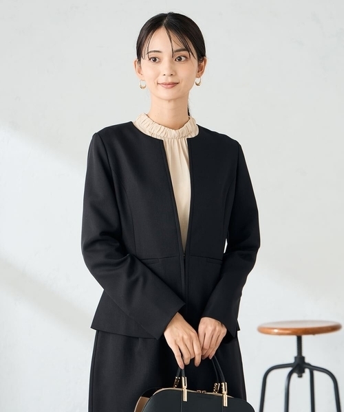 a.v.v（アーヴェヴェ）の「【洗える】プチハイネックギャザードビードットブラウス（シャツ/ブラウス・レディース・ベージュ/ホワイト・38/36/40）」の5枚目の写真