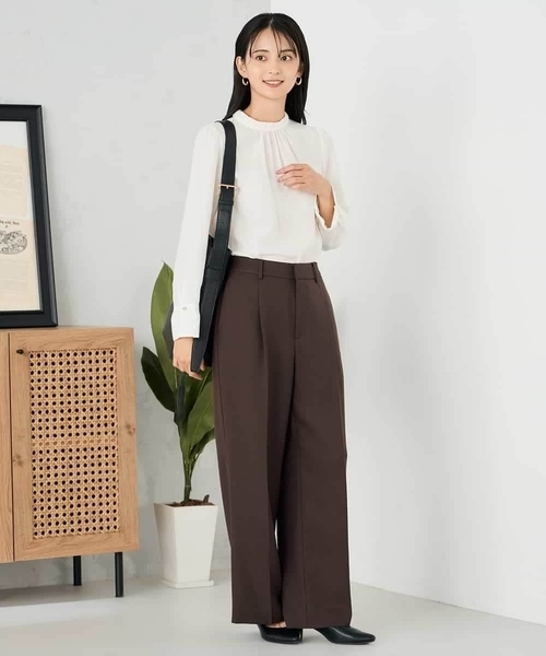 a.v.v（アーヴェヴェ）の「【洗える】プチハイネックギャザードビードットブラウス（シャツ/ブラウス・レディース・ベージュ/ホワイト・38/36/40）」の15枚目の写真