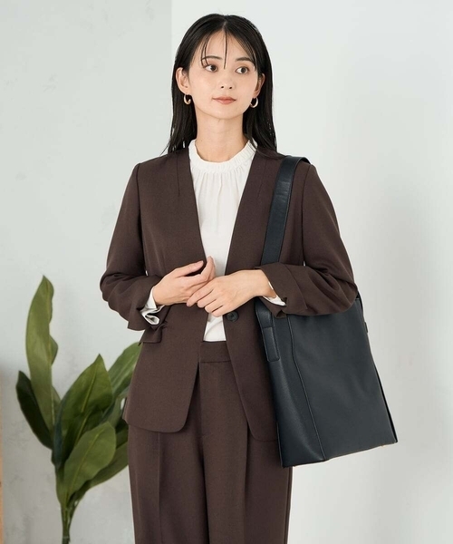 a.v.v（アーヴェヴェ）の「【洗える】プチハイネックギャザードビードットブラウス（シャツ/ブラウス・レディース・ベージュ/ホワイト・38/36/40）」の18枚目の写真