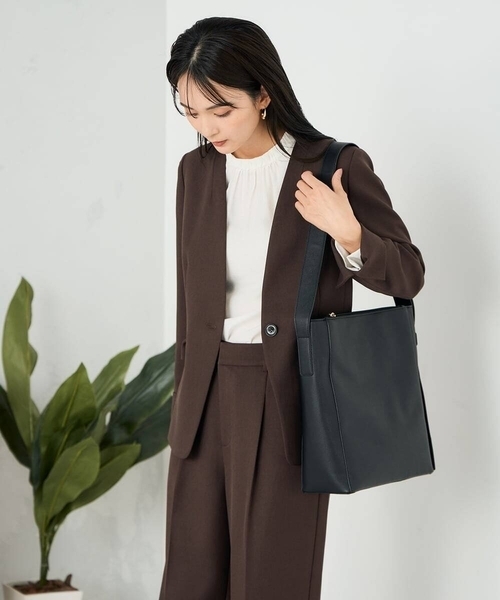 a.v.v（アーヴェヴェ）の「【洗える】プチハイネックギャザードビードットブラウス（シャツ/ブラウス・レディース・ベージュ/ホワイト・38/36/40）」の19枚目の写真