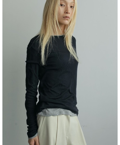 anuke（アンヌーク）の「anuke Layered Sheer Long T-shirts（Tシャツ/カットソー・レディース・ベージュ/ネイビー・FREE）」の2枚目の写真