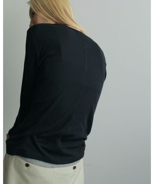 anuke（アンヌーク）の「anuke Layered Sheer Long T-shirts（Tシャツ/カットソー・レディース・ベージュ/ネイビー・FREE）」の9枚目の写真