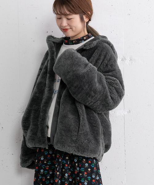 POU DOU DOU（プードゥドゥ）の「フーデッドファーブルゾン（ブルゾン・レディース・ブラウン/ダークグレー・M）」の2枚目の写真