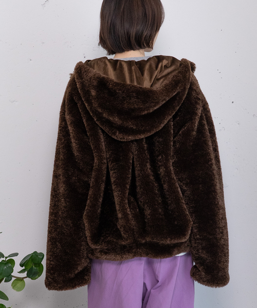 POU DOU DOU（プードゥドゥ）の「フーデッドファーブルゾン（ブルゾン・レディース・ブラウン/ダークグレー・M）」の7枚目の写真