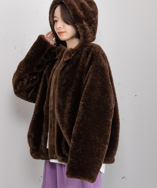 POU DOU DOU（プードゥドゥ）の「フーデッドファーブルゾン（ブルゾン・レディース・ブラウン/ダークグレー・M）」の8枚目の写真