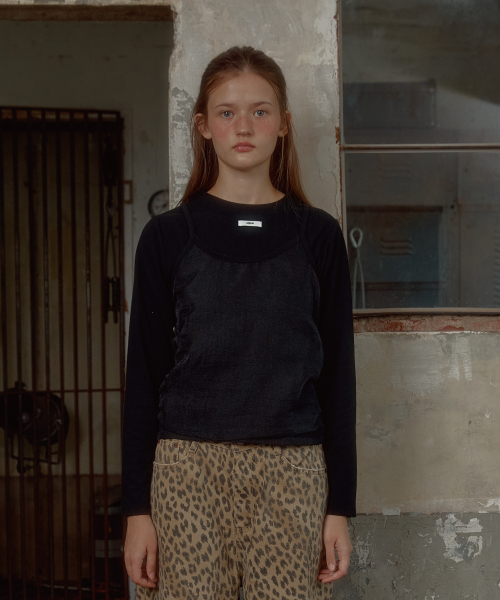 LETERIE(レテリー)の「LONG SLEEVE BUSTIER LAYERED T-SHIRT_BLACK(Tシャツ/カットソー・レディース・ブラック・FREE)」の3枚目の写真