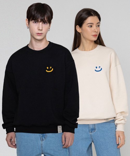 GRAVER（グレーバー）の「[ユニセックス]スモールドローイングスマイルスウェット_クリーム（スウェット・レディース・アイボリー・SMALL/MEDIUM/LARGE/X-LARGE）」の2枚目の写真