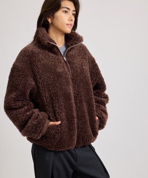 Saturdays NYC(サタデーズ ニューヨークシティ )の「Alessia Boa Fleece Blouson | WOMEN(その他アウター・レディース・ダークブラウン/グレー・L/M/S)」の1枚目の写真