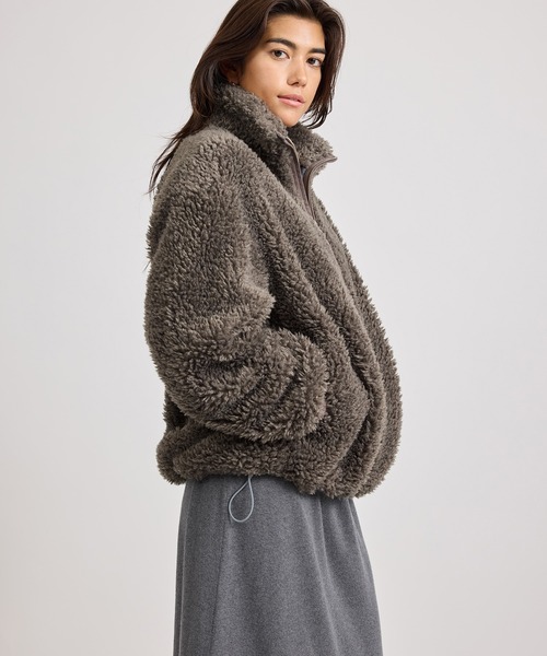 Saturdays NYC(サタデーズ ニューヨークシティ )の「Alessia Boa Fleece Blouson | WOMEN(その他アウター・レディース・ダークブラウン/グレー・L/M/S)」の5枚目の写真