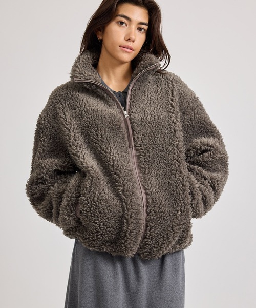 Saturdays NYC(サタデーズ ニューヨークシティ )の「Alessia Boa Fleece Blouson | WOMEN(その他アウター・レディース・ダークブラウン/グレー・L/M/S)」の3枚目の写真