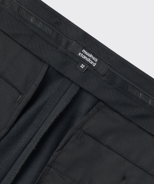 MUSINSA STANDARD（ムシンサスタンダード）の「ウールブレンドワイドヒドンバンディングスラックス[チャコールグレー]（スラックス・メンズ・その他・26/27/28/29/30/31/32/33/34/36/38/40/42）」の4枚目の写真