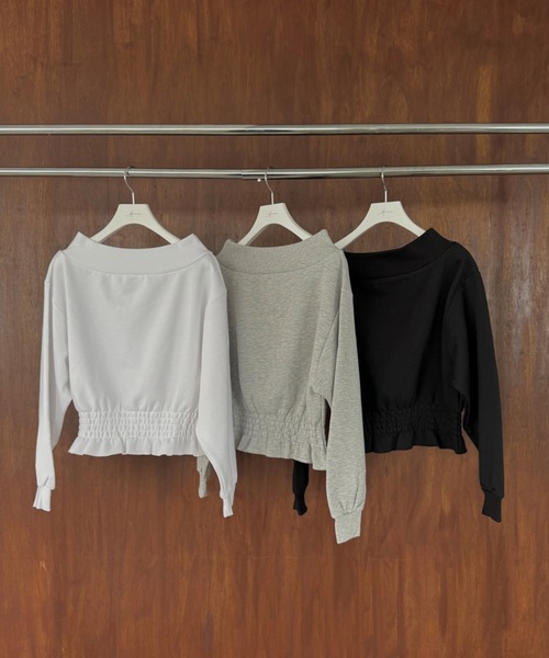 Amiur（エミレ）の「shirring design off shoulder pullover / シャーリングデザインオフショルダープルオーバー（その他トップス・レディース・グレー/ブラック/ホワイト・FREE）」の9枚目の写真