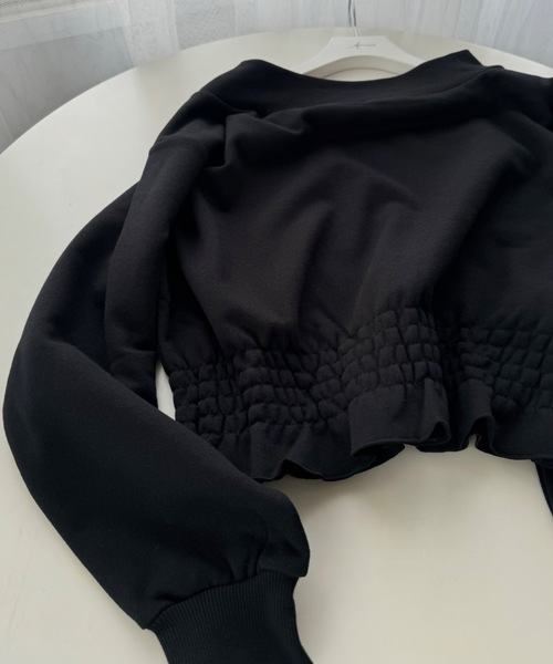 Amiur（エミレ）の「shirring design off shoulder pullover / シャーリングデザインオフショルダープルオーバー（その他トップス・レディース・グレー/ブラック/ホワイト・FREE）」の8枚目の写真