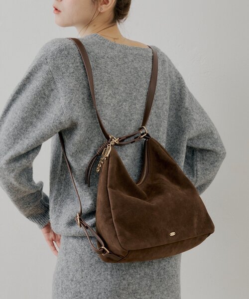 Chico（チコ）の「ロゴチャーム付き3wayホーボーバッグ（ボストンバッグ・レディース・ブラウン/アイボリー/ブラック/ブラウン系その他3・FREE）」の4枚目の写真