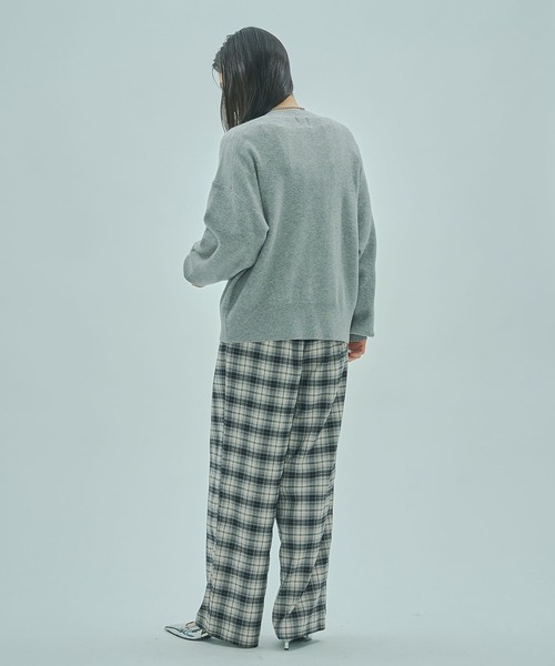 ROSE BUD（ローズバッド）の「BIJOU BROOCH CARDIGAN（カーディガン/ボレロ・レディース・グレー/ブラウン・ONE SIZE）」の9枚目の写真