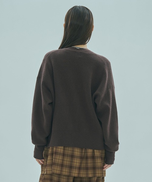 ROSE BUD（ローズバッド）の「BIJOU BROOCH CARDIGAN（カーディガン/ボレロ・レディース・グレー/ブラウン・ONE SIZE）」の14枚目の写真