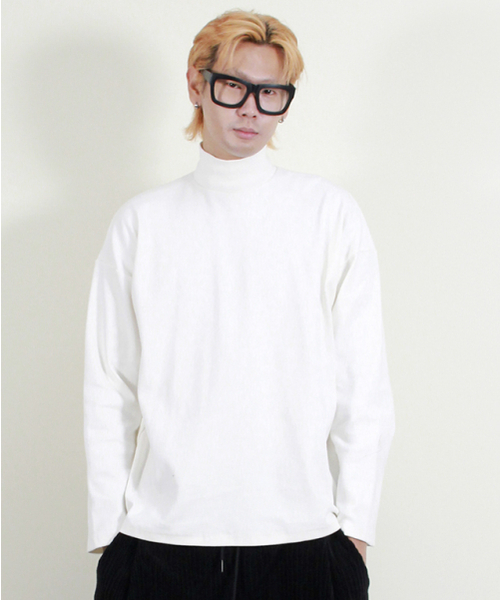 DEMARC(ドゥマーク)の「オーバーサイズタートルネック長袖Tシャツアイボリー(Tシャツ/カットソー・メンズ・その他・MEDIUM/LARGE)」の3枚目の写真