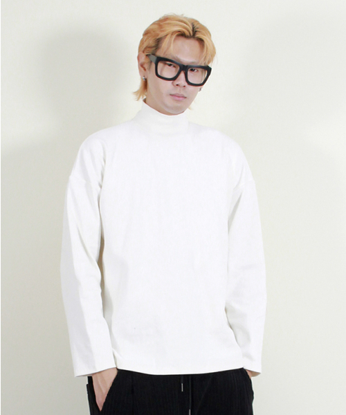 DEMARC(ドゥマーク)の「オーバーサイズタートルネック長袖Tシャツアイボリー(Tシャツ/カットソー・メンズ・その他・MEDIUM/LARGE)」の4枚目の写真