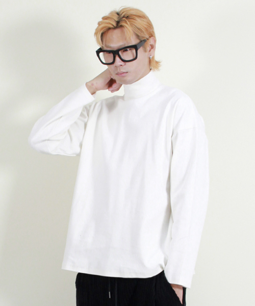 DEMARC(ドゥマーク)の「オーバーサイズタートルネック長袖Tシャツアイボリー(Tシャツ/カットソー・メンズ・その他・MEDIUM/LARGE)」の6枚目の写真