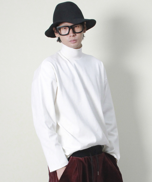 DEMARC(ドゥマーク)の「オーバーサイズタートルネック長袖Tシャツアイボリー(Tシャツ/カットソー・メンズ・その他・MEDIUM/LARGE)」の10枚目の写真