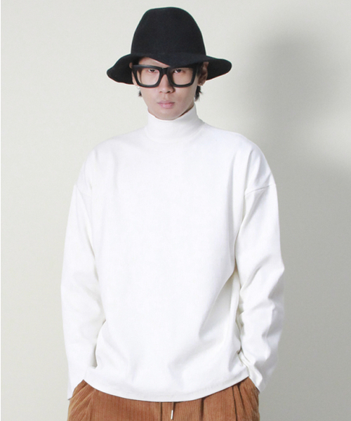 DEMARC(ドゥマーク)の「オーバーサイズタートルネック長袖Tシャツアイボリー(Tシャツ/カットソー・メンズ・その他・MEDIUM/LARGE)」の13枚目の写真