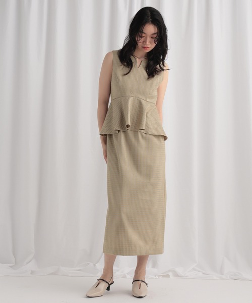 mysty woman（ミスティウーマン）の「ペプラム切り替えノースリワンピ 637089（ワンピース・レディース・ベージュ系その他/ベージュ/ネイビー・FREE）」の10枚目の写真