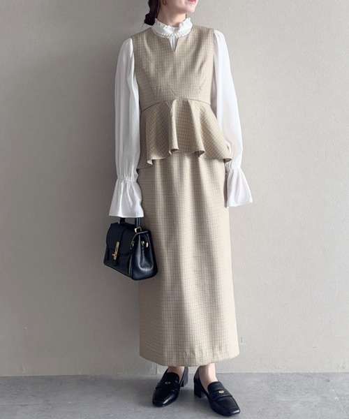 mysty woman（ミスティウーマン）の「ペプラム切り替えノースリワンピ 637089（ワンピース・レディース・ベージュ系その他/ベージュ/ネイビー・FREE）」の15枚目の写真