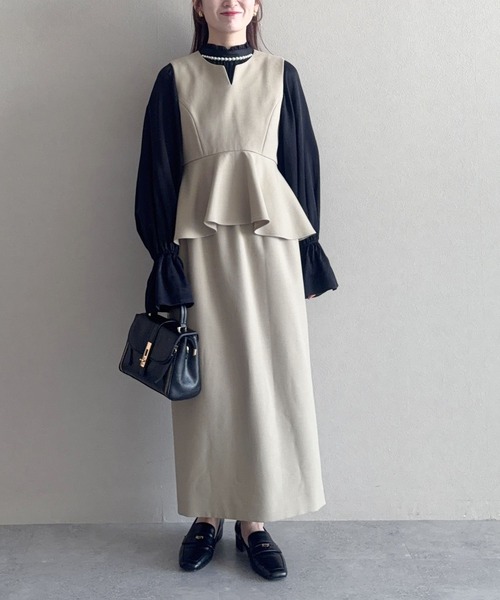 mysty woman（ミスティウーマン）の「ペプラム切り替えノースリワンピ 637089（ワンピース・レディース・ベージュ系その他/ベージュ/ネイビー・FREE）」の16枚目の写真