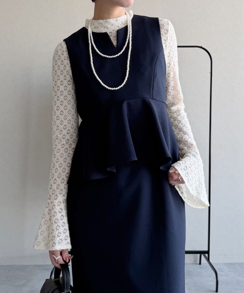 mysty woman（ミスティウーマン）の「ペプラム切り替えノースリワンピ 637089（ワンピース・レディース・ベージュ系その他/ベージュ/ネイビー・FREE）」の22枚目の写真