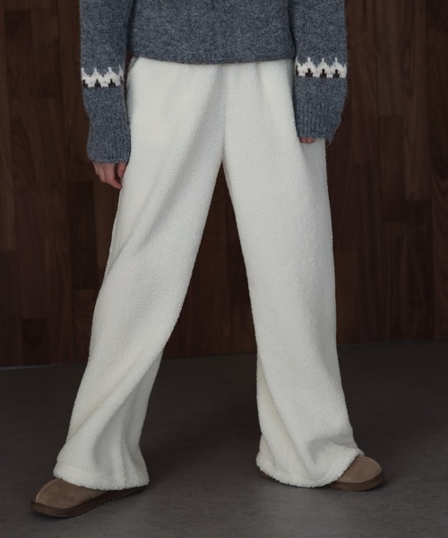 J by blue(ジェイバイブルー)の「ブークレボアスウェットパンツ(スウェットパンツ・レディース・ネイビー/アイボリー・MEDIUM)」の3枚目の写真