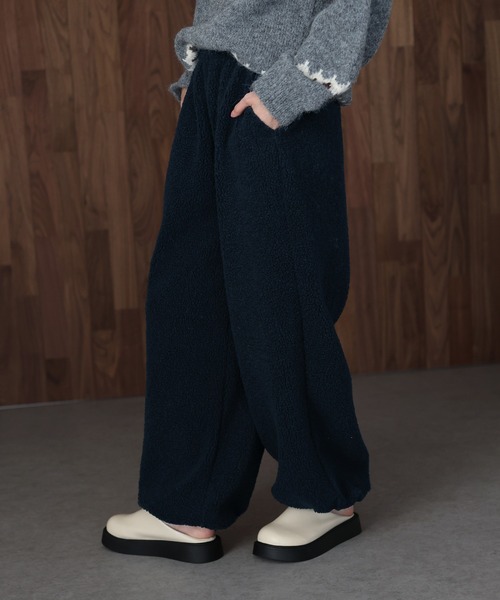 J by blue(ジェイバイブルー)の「ブークレボアスウェットパンツ(スウェットパンツ・レディース・ネイビー/アイボリー・MEDIUM)」の13枚目の写真