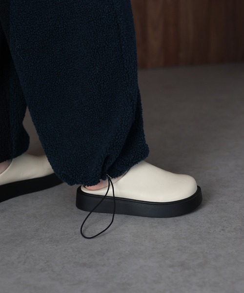 J by blue(ジェイバイブルー)の「ブークレボアスウェットパンツ(スウェットパンツ・レディース・ネイビー/アイボリー・MEDIUM)」の17枚目の写真