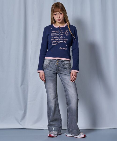 SEQUENZ(シークエンズ)の「※WEB限定 / フェイクレイヤード / バイカラーヘンリーネック長袖T /sqnz fake layered henley star l/s tee(Tシャツ/カットソー・レディース・バーガンディー/ライトグレー/ブラック/ネイビー・MEDIUM/SMALL)」の15枚目の写真
