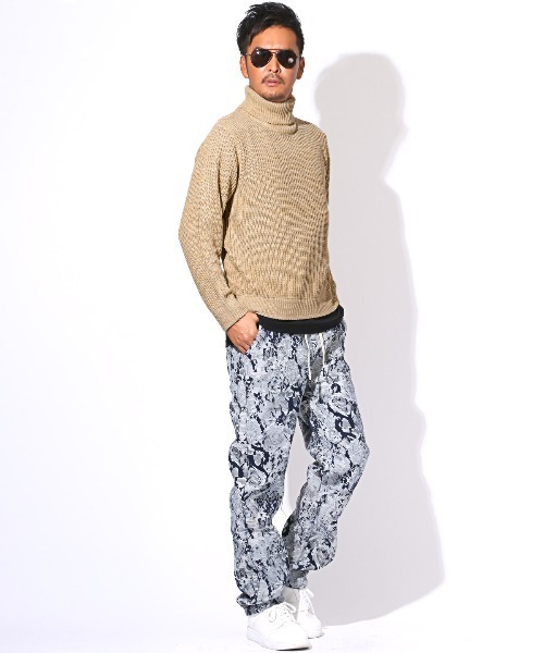 LUXSTYLE(ラグスタイル)の「畦編みタートルネックニット(ニット/セーター・メンズ・ベージュ/ブラックミックス/ホワイト/ブラック/ミックスグレー・M/L/XL)」の13枚目の写真