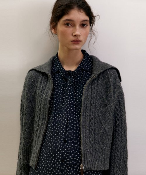 UNNOUT(アナウト)の「CABLE ZIP UP WOOL KNIT CARDIGAN - GREY(カーディガン/ボレロ・レディース・その他・ONE SIZE)」の6枚目の写真