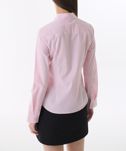 MUSINSA STANDARD WOMAN（ムシンサスタンダードウーマン）の「ウィメンズストライプスリムフィットシャツ[ピンク]（シャツ/ブラウス・レディース・その他・SMALL/MEDIUM/LARGE/X-SMALL）」の2枚目の写真
