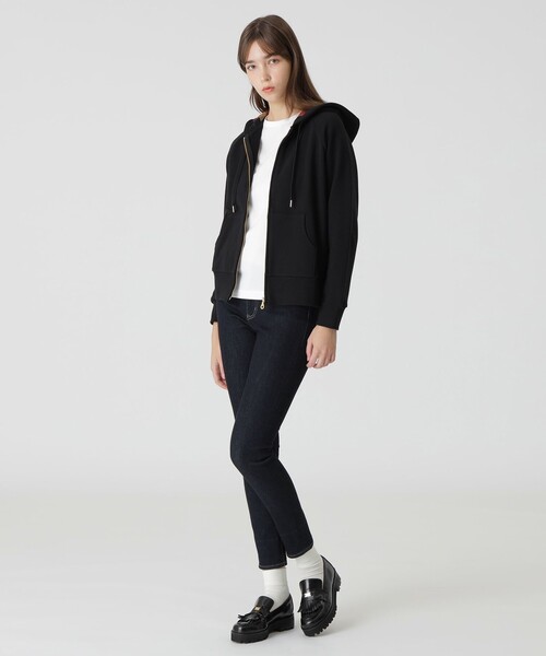 BLUE LABEL CRESTBRIDGE（ブルーレーベルクレストブリッジ）の「【一部店舗限定】ベーシックパーカー（パーカー・レディース・グレー系その他/ブラック・38/40）」の19枚目の写真