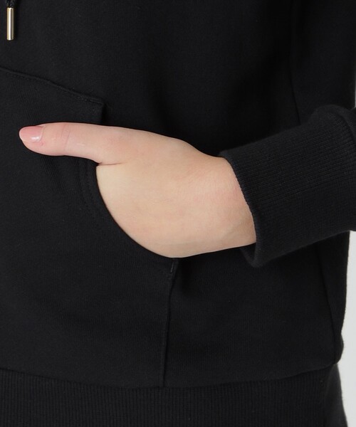 BLUE LABEL CRESTBRIDGE（ブルーレーベルクレストブリッジ）の「【一部店舗限定】ベーシックパーカー（パーカー・レディース・グレー系その他/ブラック・38/40）」の5枚目の写真