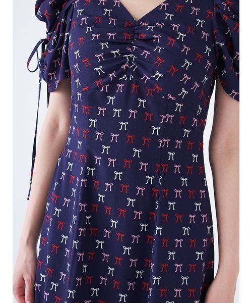 SNIDEL（スナイデル）の「リボンモチーフオフショルワンピース（ワンピース・レディース・ライトブルー/ネイビー/ベージュ・1/0）」の14枚目の写真