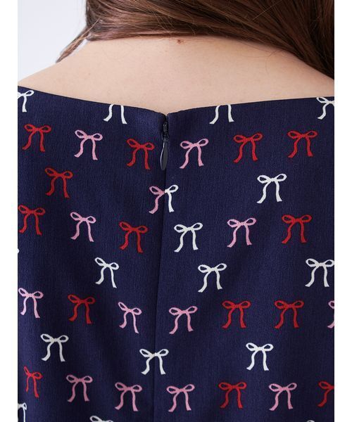 SNIDEL（スナイデル）の「リボンモチーフオフショルワンピース（ワンピース・レディース・ライトブルー/ネイビー/ベージュ・1/0）」の15枚目の写真