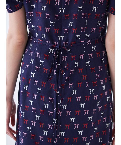 SNIDEL（スナイデル）の「リボンモチーフオフショルワンピース（ワンピース・レディース・ライトブルー/ネイビー/ベージュ・1/0）」の16枚目の写真