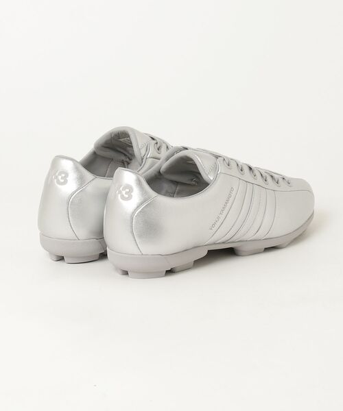 Y-3（ワイスリー）の「Y-3 FIELD（スニーカー・メンズ・シルバー・22.5cm/23.5cm/24.5cm/25.5cm/26.5cm/27.5cm/28.5cm/24.0cm/26.0cm/27.0cm/28.0cm）」の5枚目の写真