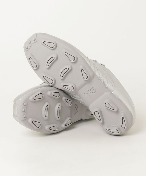 Y-3（ワイスリー）の「Y-3 FIELD（スニーカー・メンズ・シルバー・22.5cm/23.5cm/24.5cm/25.5cm/26.5cm/27.5cm/28.5cm/24.0cm/26.0cm/27.0cm/28.0cm）」の6枚目の写真