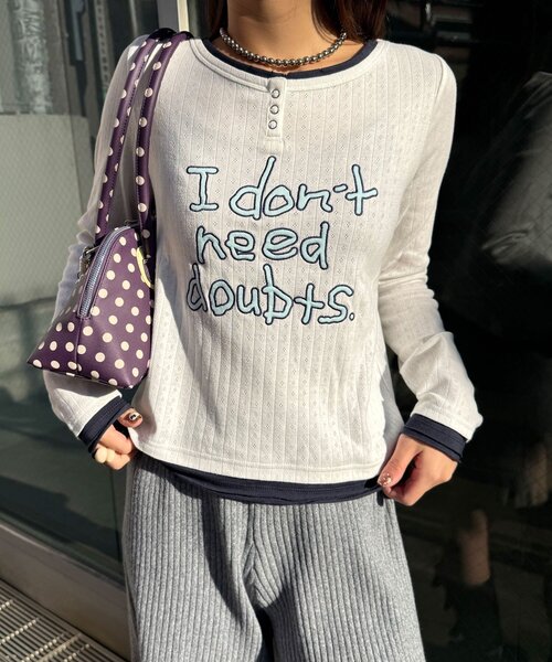 CIAOPANIC（チャオパニック）の「手書きロゴアイレットヘンリーレイヤードトップス（Tシャツ/カットソー・レディース・グレー/ホワイト/サックスブルー・ONE SIZE）」の5枚目の写真