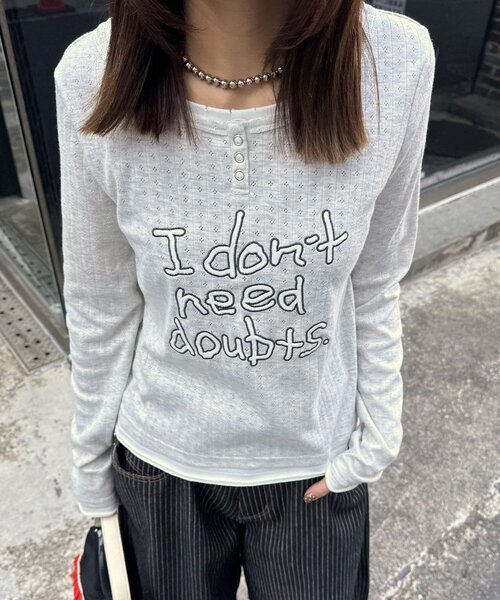 CIAOPANIC（チャオパニック）の「手書きロゴアイレットヘンリーレイヤードトップス（Tシャツ/カットソー・レディース・グレー/ホワイト/サックスブルー・ONE SIZE）」の11枚目の写真