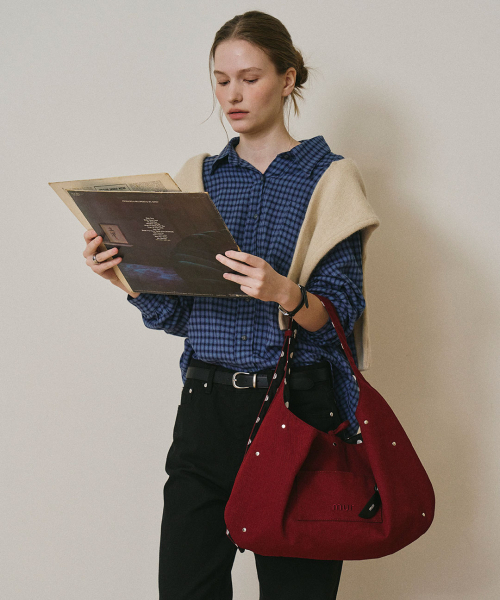 mur（ミュール）の「Reversible Polar Hobo Bag(5color)（ショルダーバッグ・レディース・イエロー系/ブラウン系その他2/グレー系その他2/ブラック系/ベージュ系・FREE）」の7枚目の写真