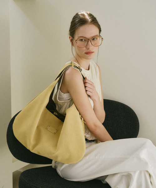 mur（ミュール）の「Reversible Polar Hobo Bag(5color)（ショルダーバッグ・レディース・イエロー系/ブラウン系その他2/グレー系その他2/ブラック系/ベージュ系・FREE）」の8枚目の写真