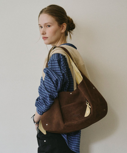 mur（ミュール）の「Reversible Polar Hobo Bag(5color)（ショルダーバッグ・レディース・イエロー系/ブラウン系その他2/グレー系その他2/ブラック系/ベージュ系・FREE）」の10枚目の写真